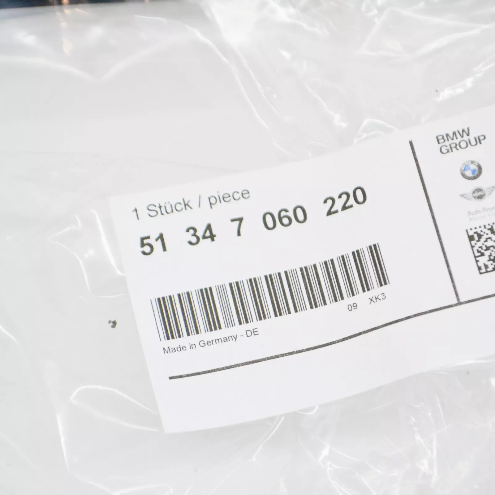 NEW BMW 3 E90 REAR RIGHT DOOR SIDE WINDOW VENT SEAL 7060220 51347060220 ORIGINAL