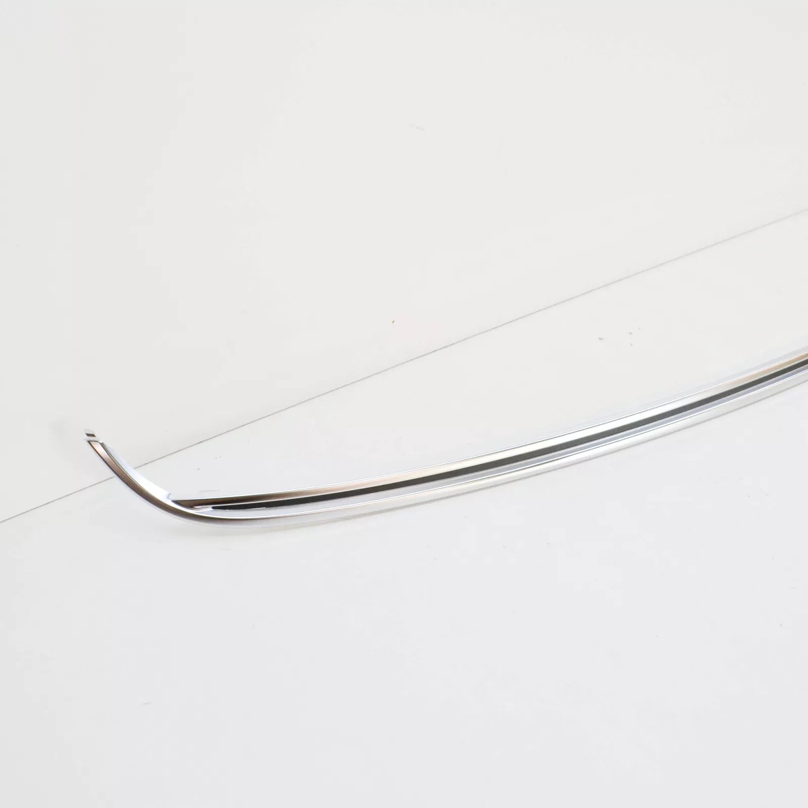 NEW AUDI Q5 8R REAR BUMPER CHROME TRIM 8R08074433Q7 ORIGINAL