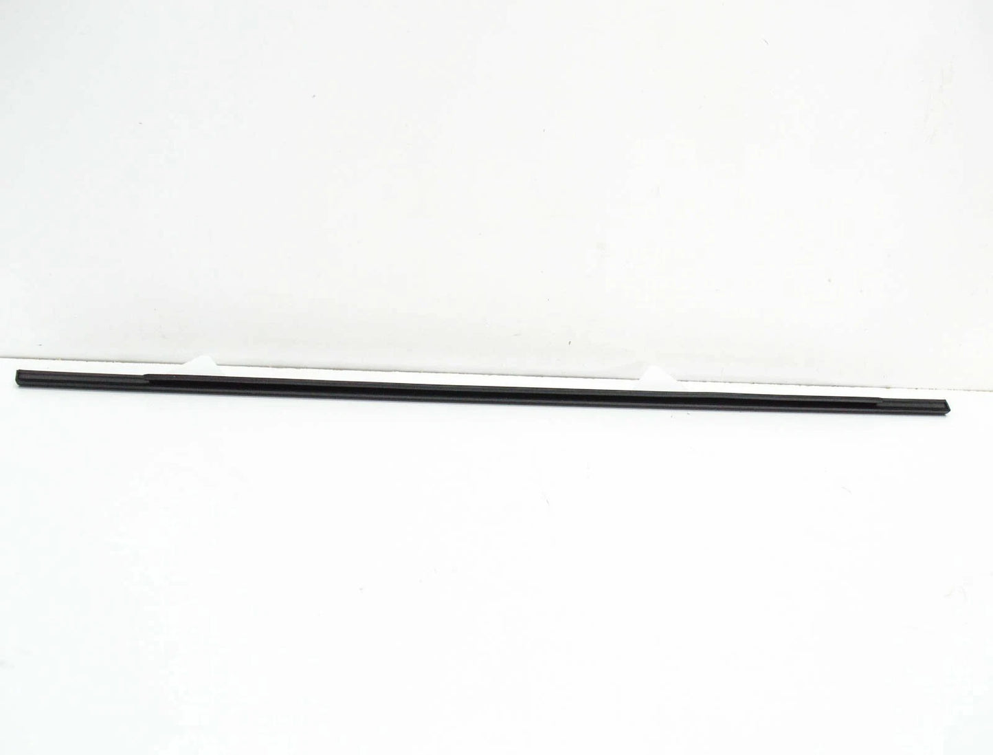 NEW AUDI A3 8P SPORTBACK REAR RIGHT OUTER WINDOW SLOT SEAL 8P4839478A