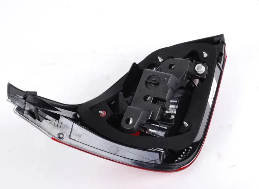 NEW BMW 5 E60 REAR RIGHT TAILLIGHT 7361594 63217361594 ORIGINAL