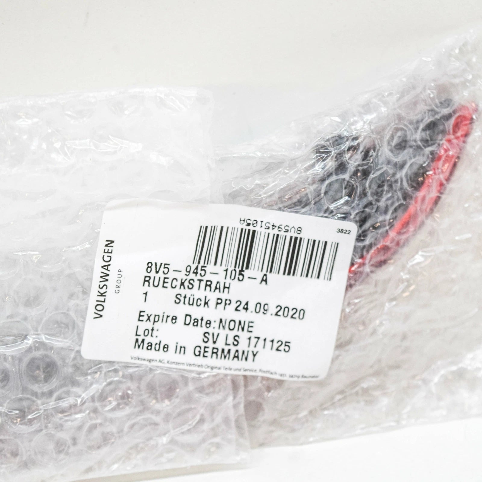 NEW AUDI A3 8V REAR BUMPER LEFT REFLECTOR 8V5945105A