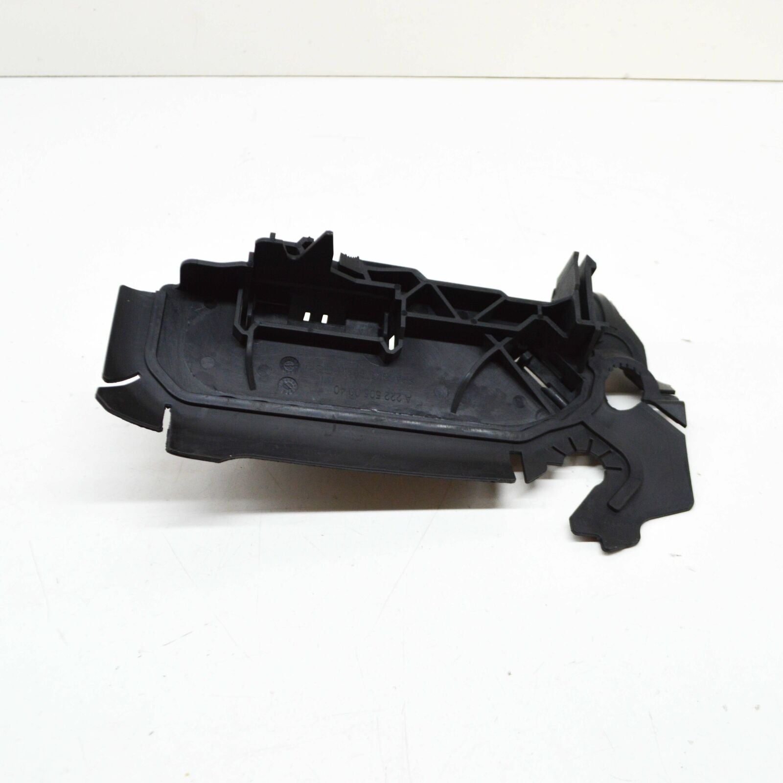 NEW MERCEDES-BENZ S W222 LEFT RADIATOR AIR DUCT GUIDE HOLDER A2225050040