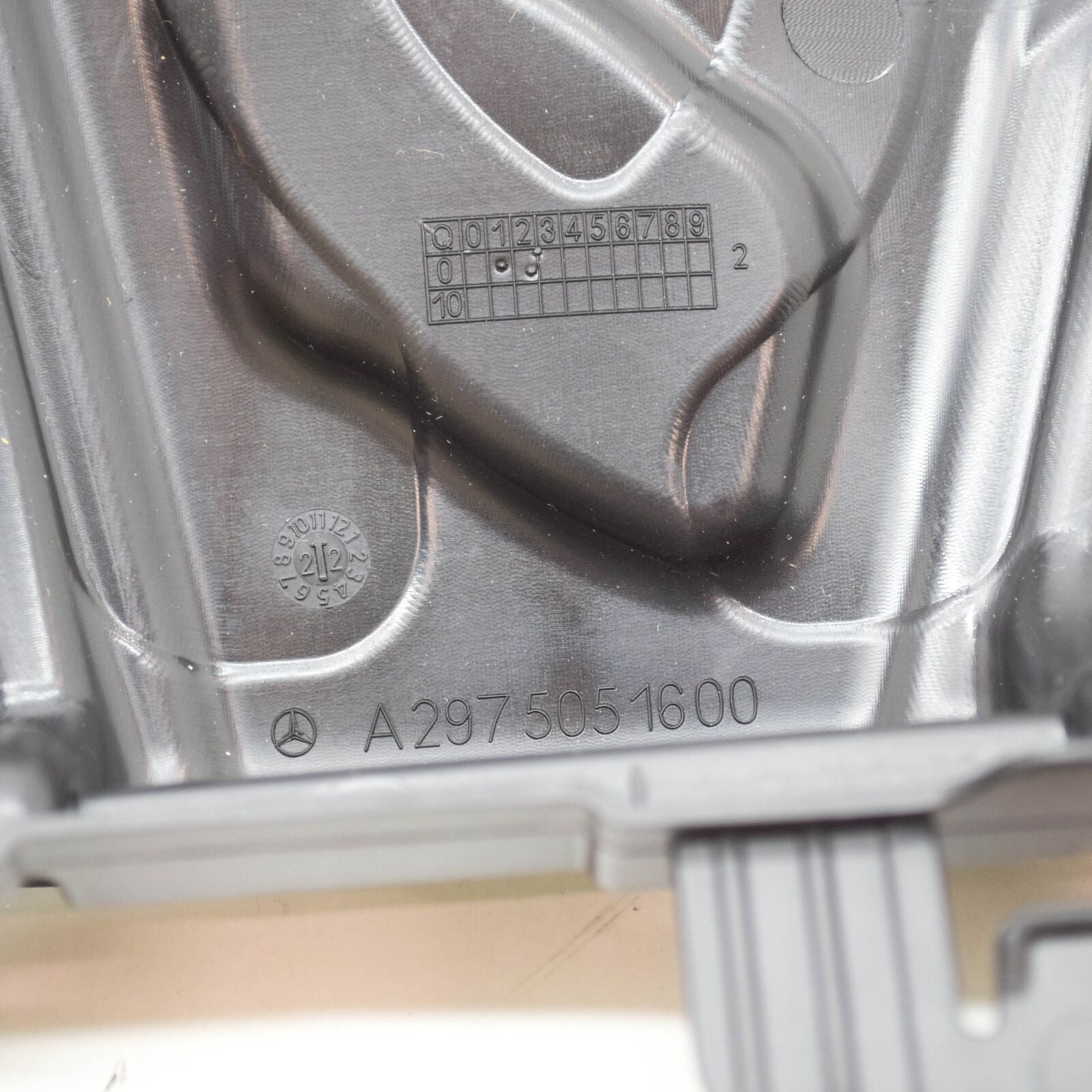 NEW MERCEDES-BENZ EQS V297 LEFT AIR DUCT SEGMENT A2975051600 ORIGINAL