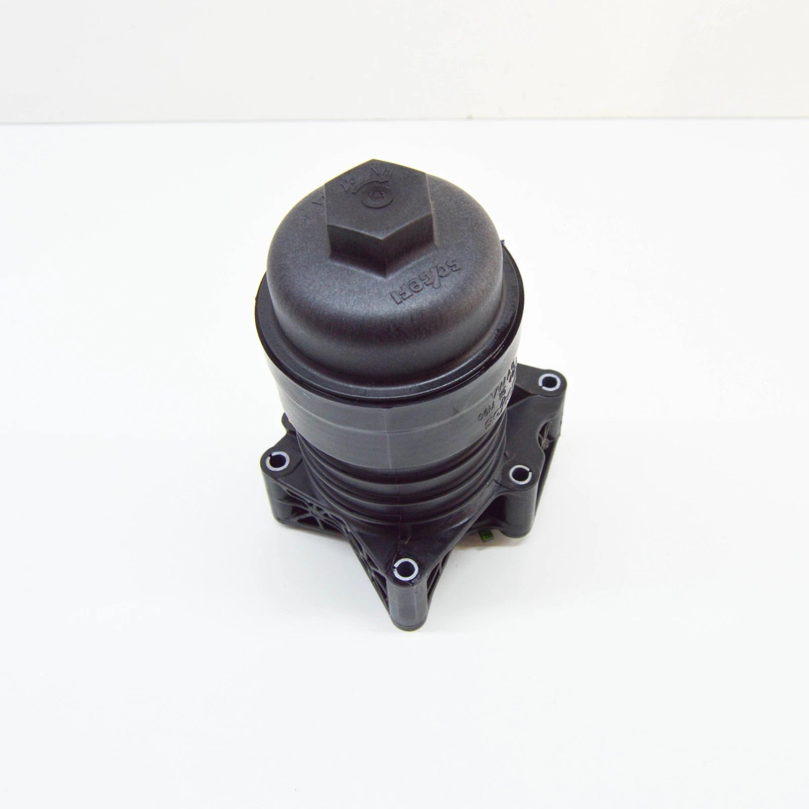 NEW AUDI A4 AVANT B9 ENGINE OIL FILTER HOUSING 06M115401L