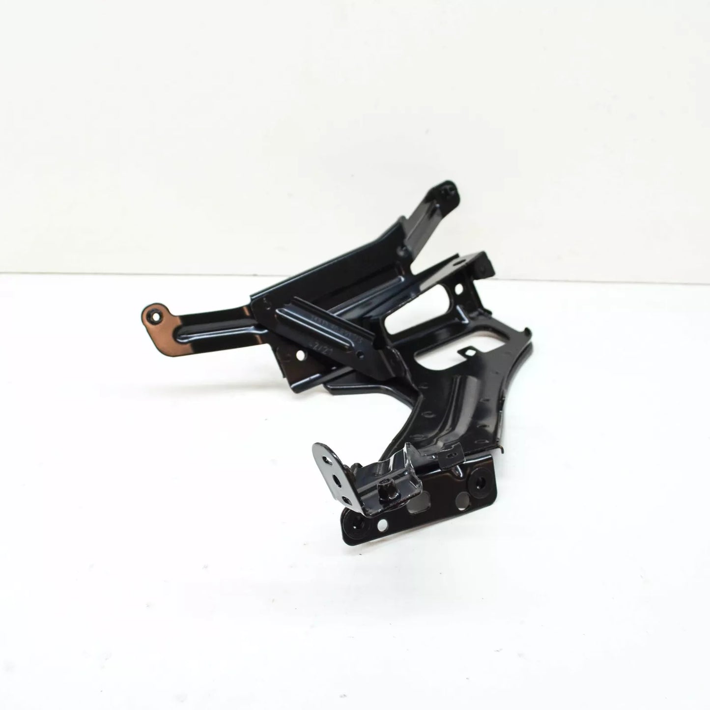 NEW AUDI A6 C8 FRONT RIGHT FENDER HOLDER BRACE 4K0821132