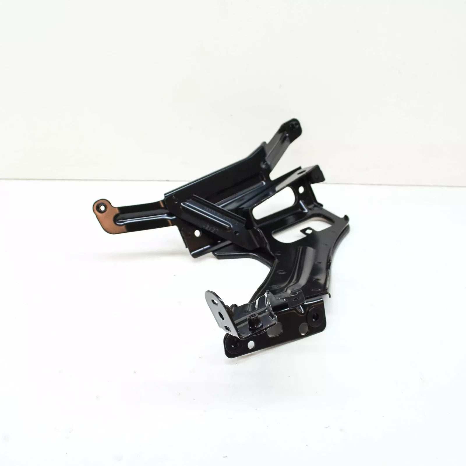 NEW AUDI A6 C8 FRONT RIGHT FENDER HOLDER BRACE 4K0821132