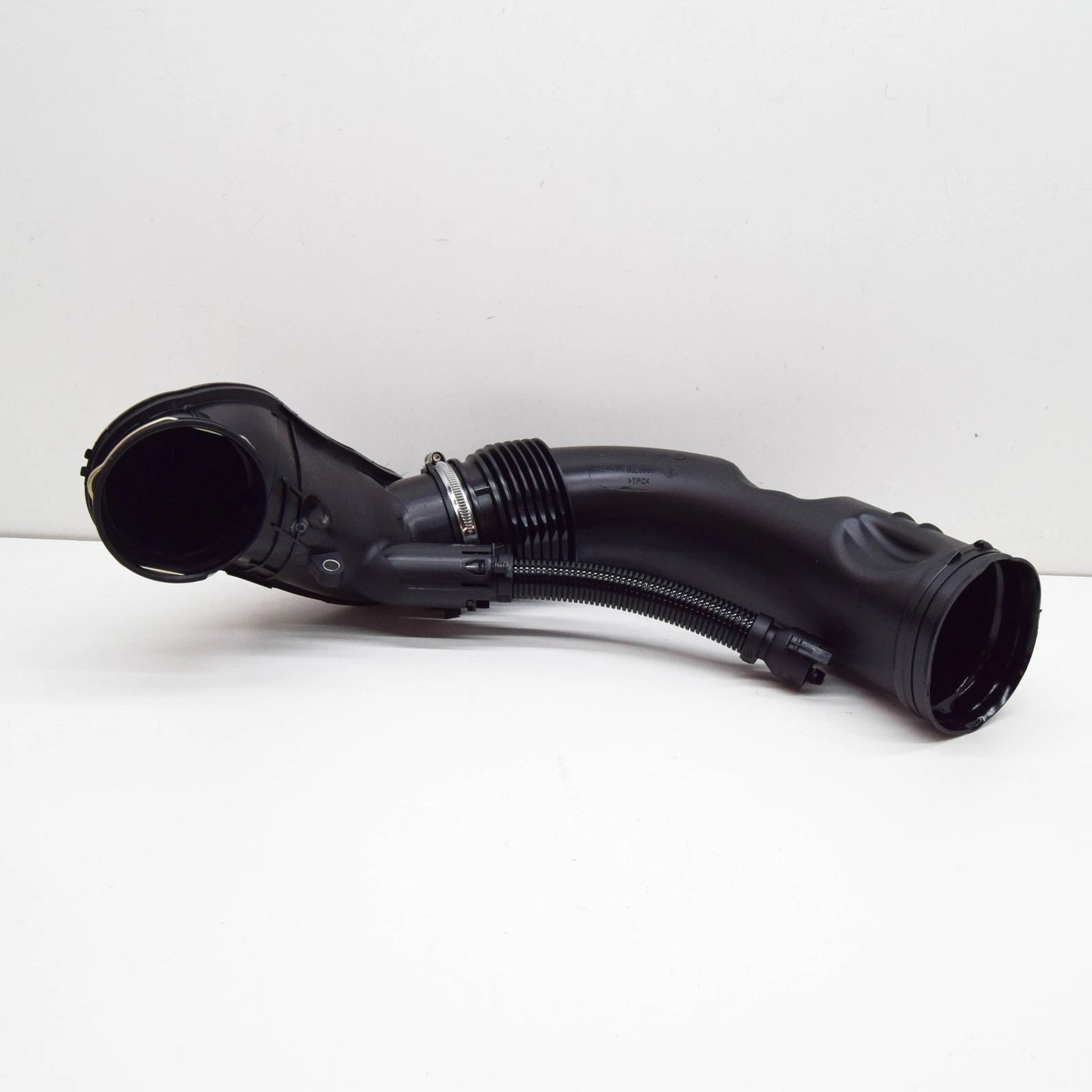 NEW BMW X6 F16 FILTERED AIR PIPE 13718507369 8507369 ORIGINAL