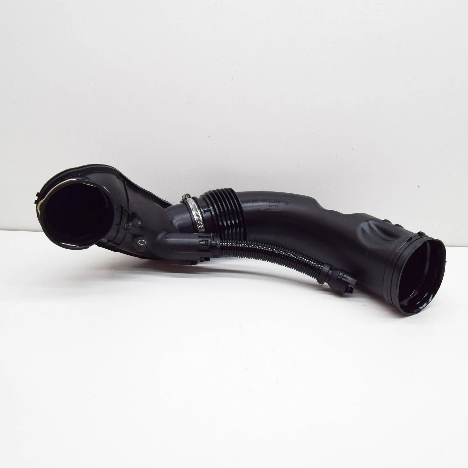 NEW BMW X6 F16 FILTERED AIR PIPE 13718507369 8507369 ORIGINAL