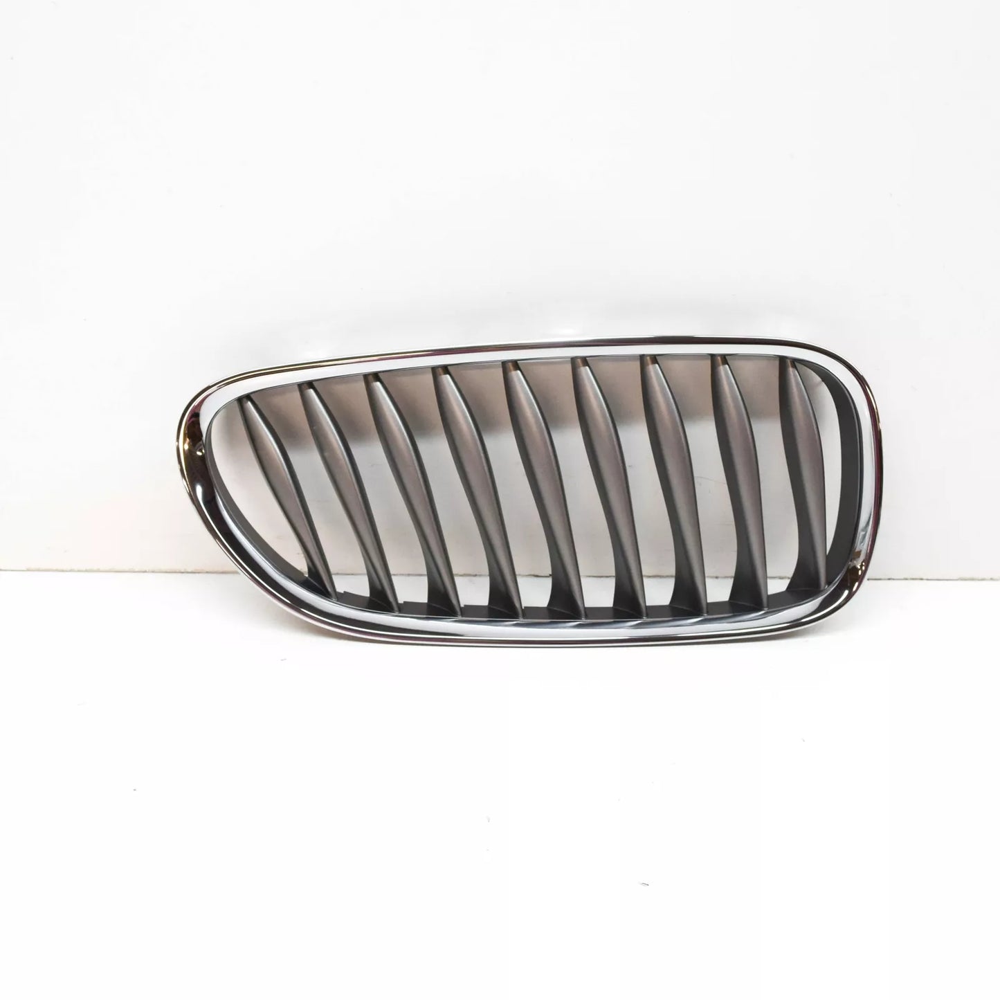 NEW BMW Z4 E85 FRONT BUMPER RIGHT SIDE GRILLE 51117117758 ORIGINAL