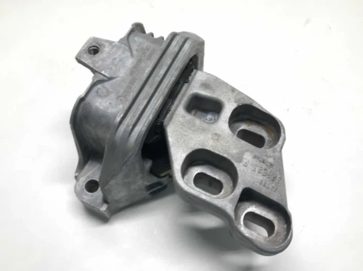 NEW MB CLA C117 LEFT SIDE MEMBER TRANSMISSION BEARING A2462400217 ORIGINAL