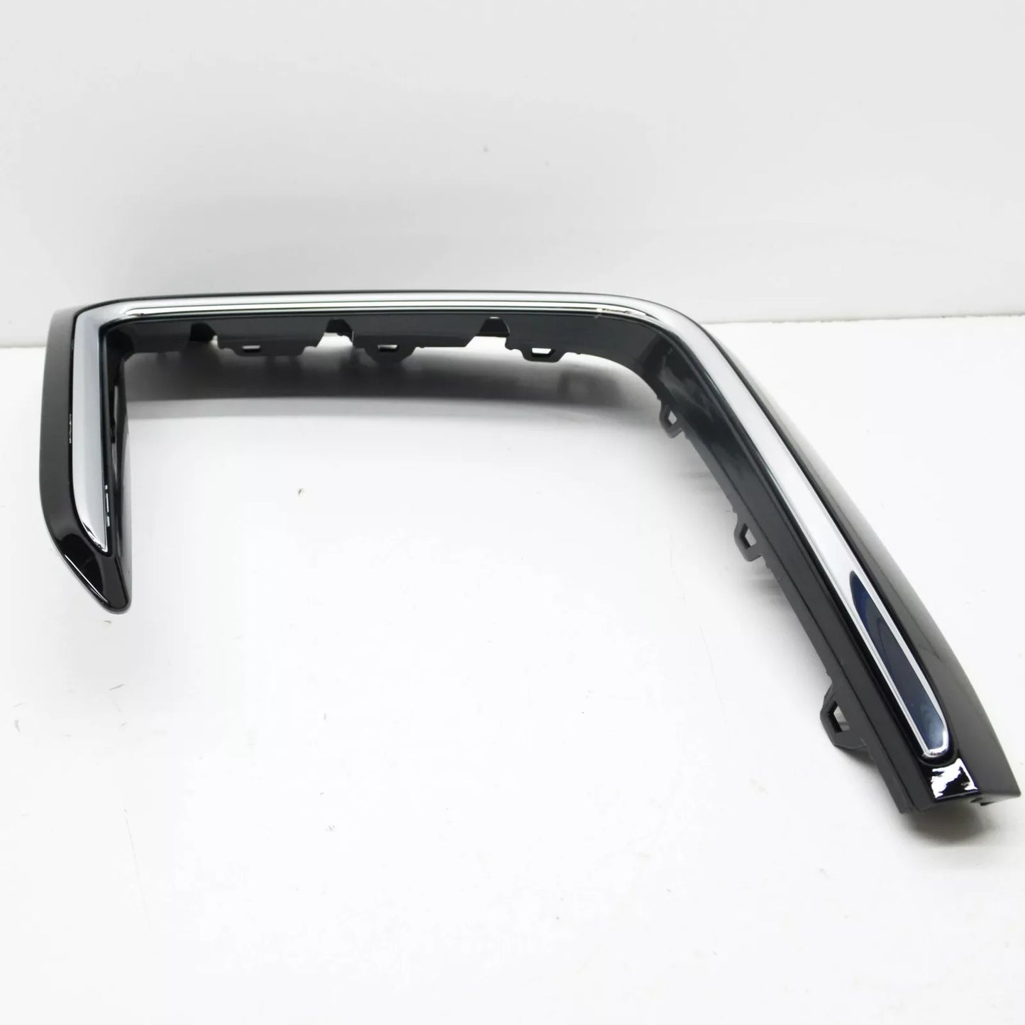 NEW VW TIGUAN AD FRONT RIGHT BUMPER VENT GRILLE TRIM 5NA854662HDPJ