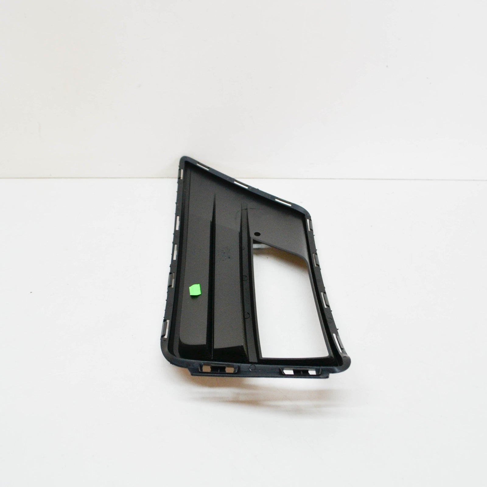 NEW VOLKSWAGEN CADDY 2K FRONT LEFT LOWER FOG LIGHT GRILLE 2K5853665F9B9 ORIGINAL