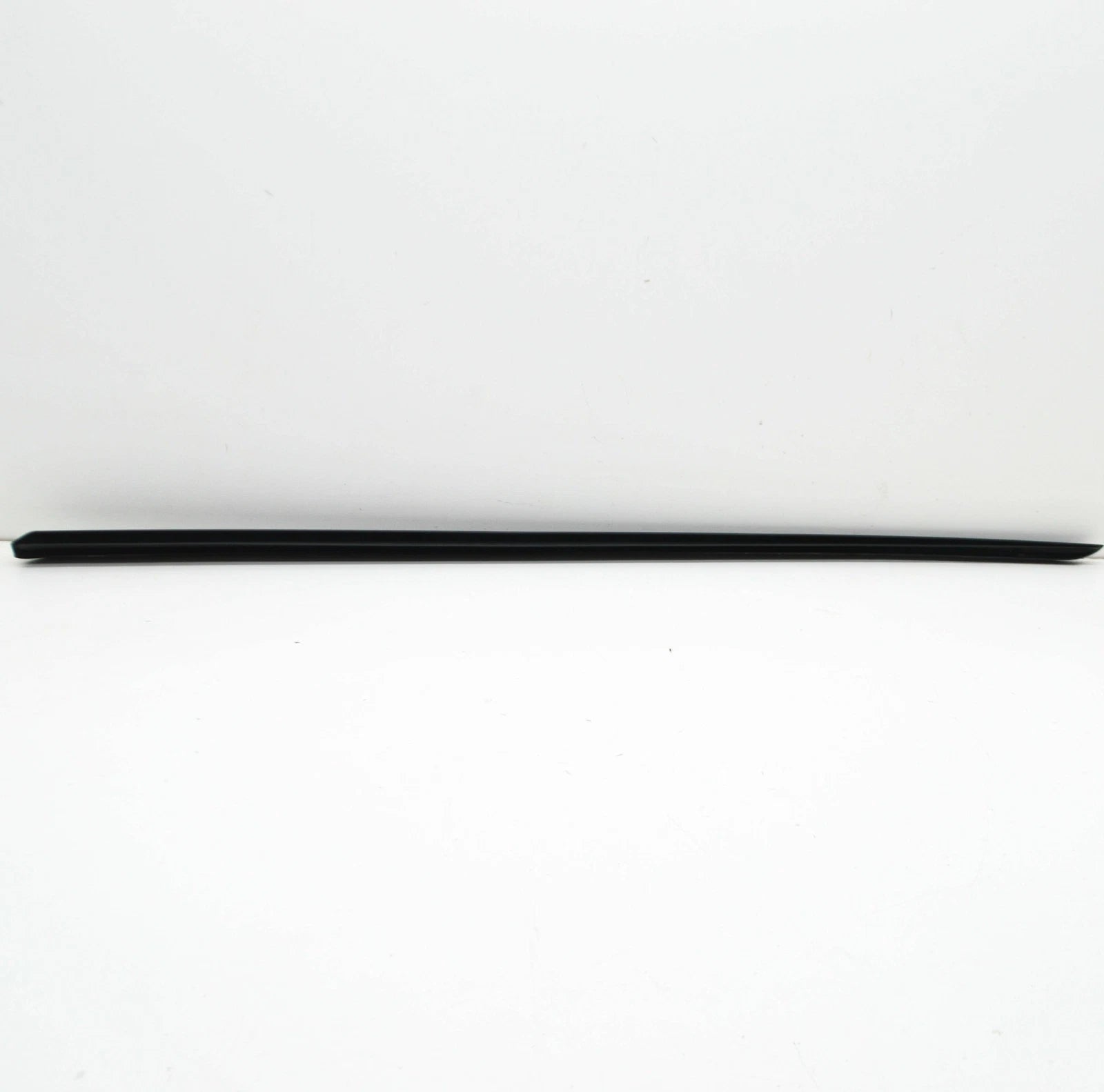 NEW AUDI Q5 FY FRONT WINDSHIELD RIGHT VERTICAL TRIM 80A854328B9B9 ORIGINAL