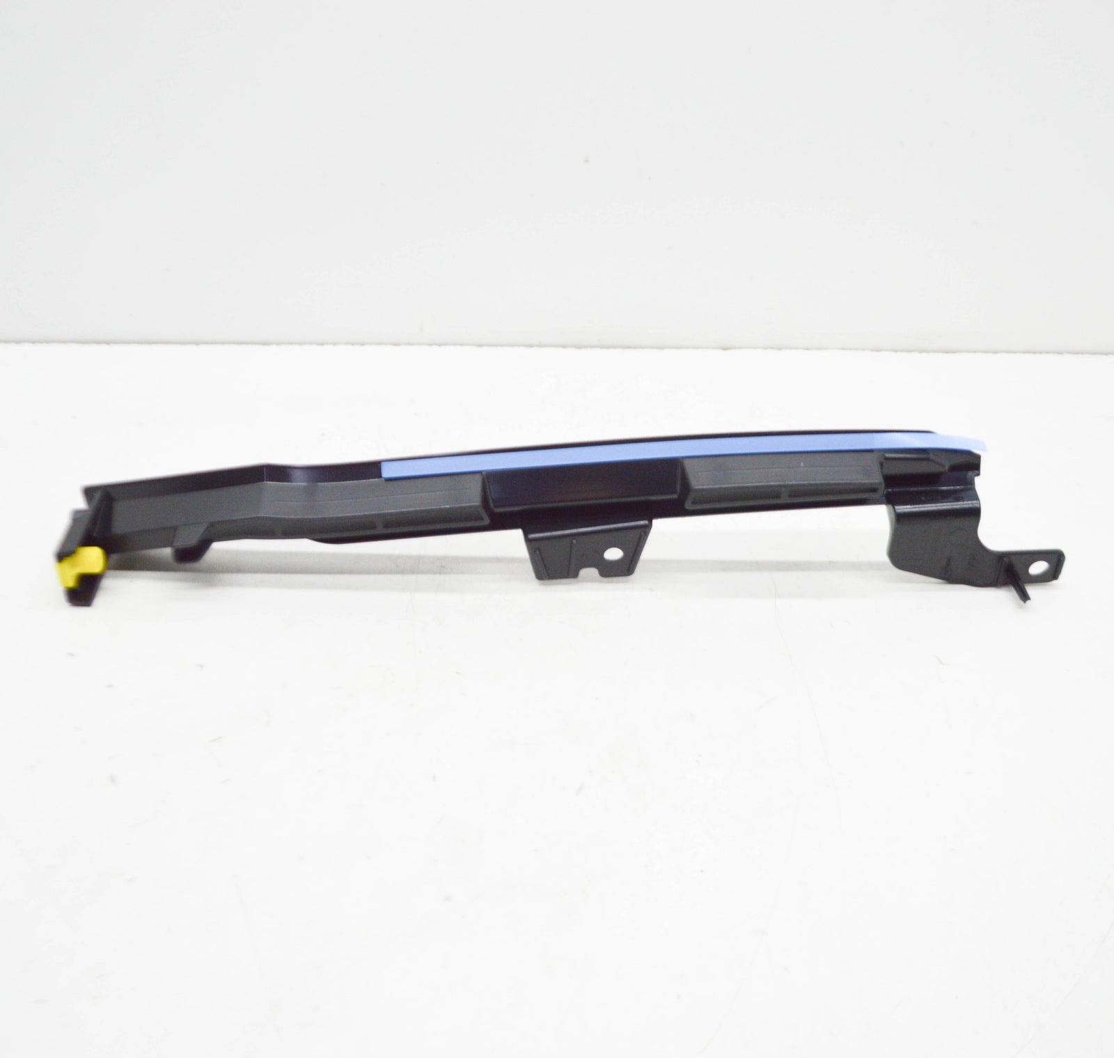 NEW AUDI A3 SPORTBACK 8Y FRONT RIGHT WING PLASTIC COVER 8Y0853242 ORIGINAL
