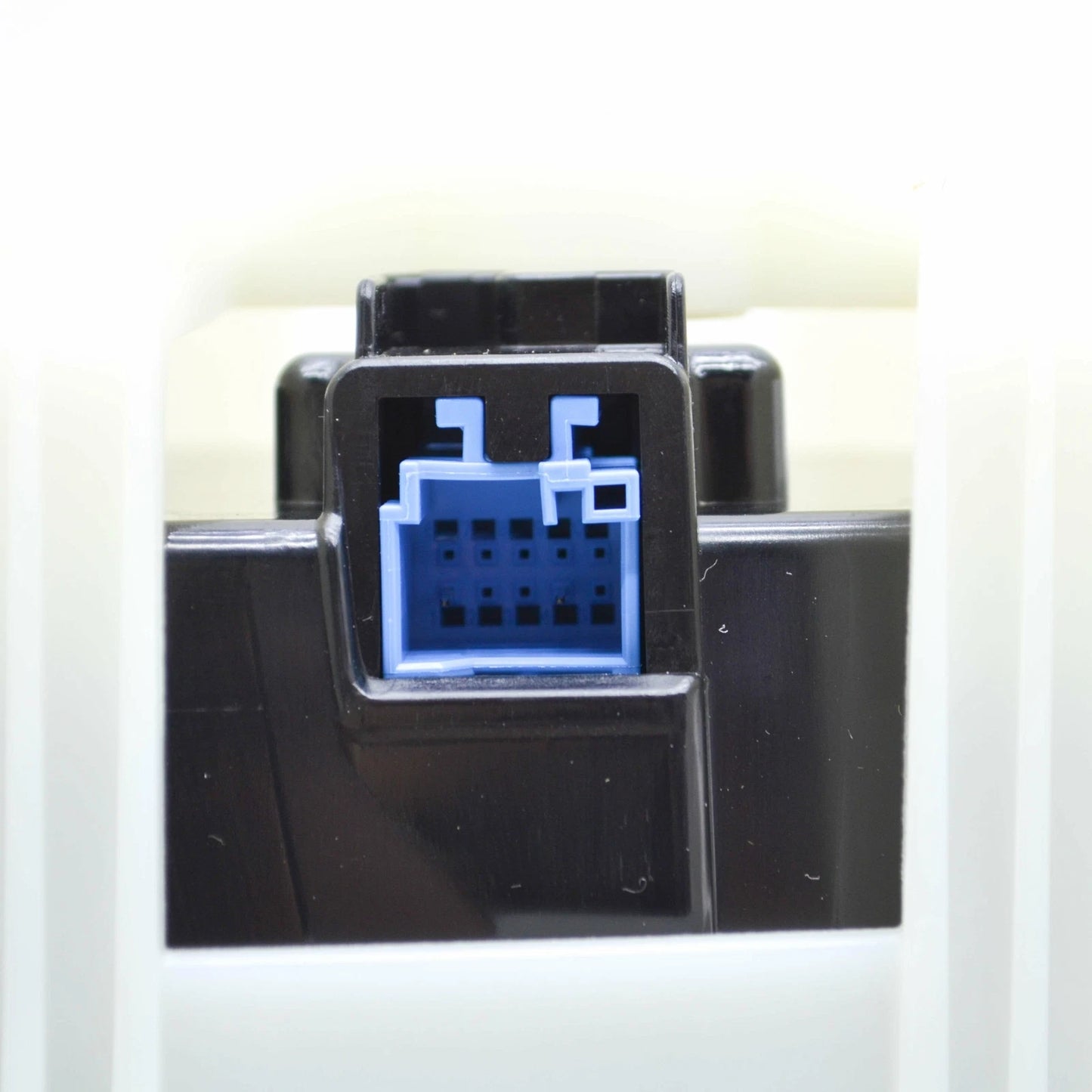 NEW MB GLC C253 REAR LEFT TAILGATE TRUNK TAILLIGHT LAMP A2539060102