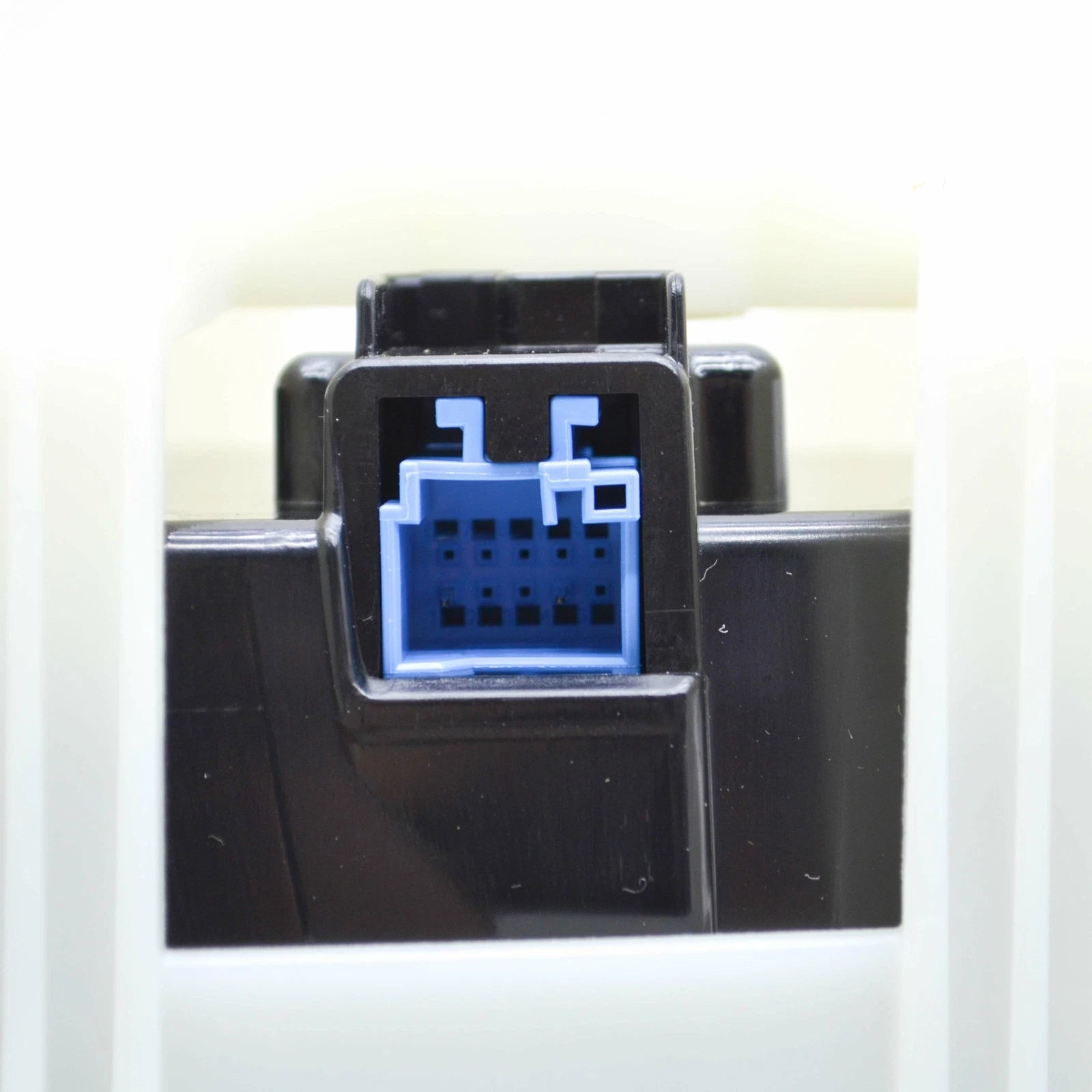 NEW MB GLC C253 REAR LEFT TAILGATE TRUNK TAILLIGHT LAMP A2539060102