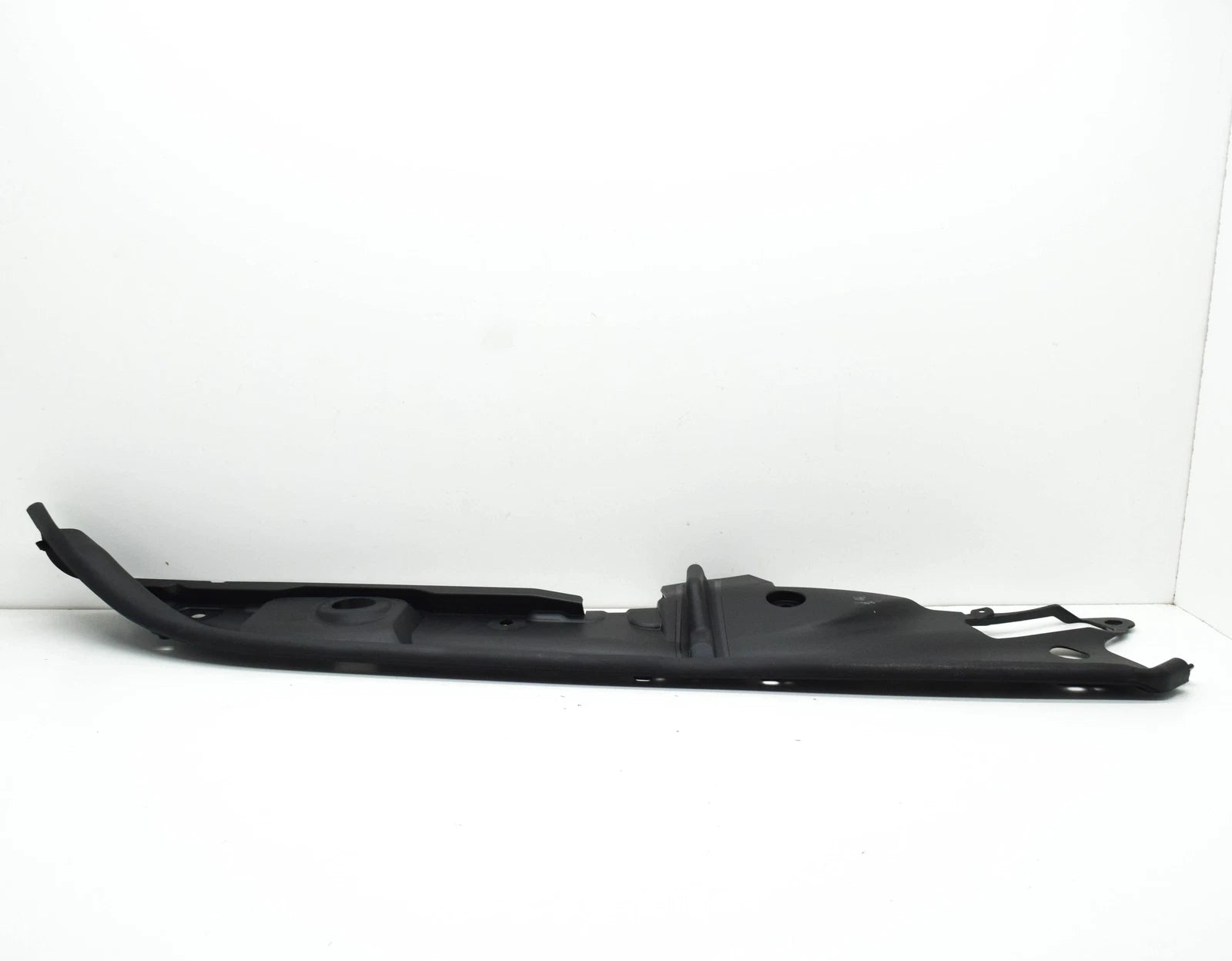 NEW BMW 7 G11, G12 RIGHT SIDE PANEL SEALING 7347400 51767347400 GENUIUNE