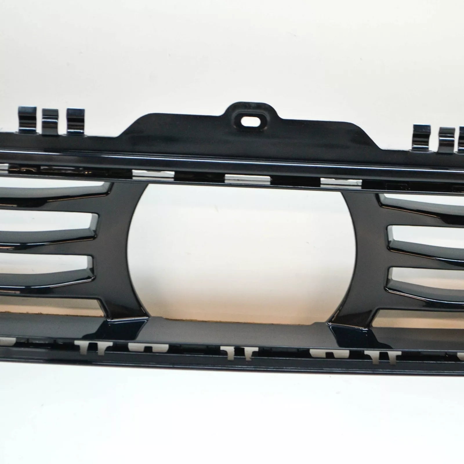 NEW BMW 7 G11 G12 FRONT BUMPER CENTER LOWER GRILLE 51117475118 ORIGINAL
