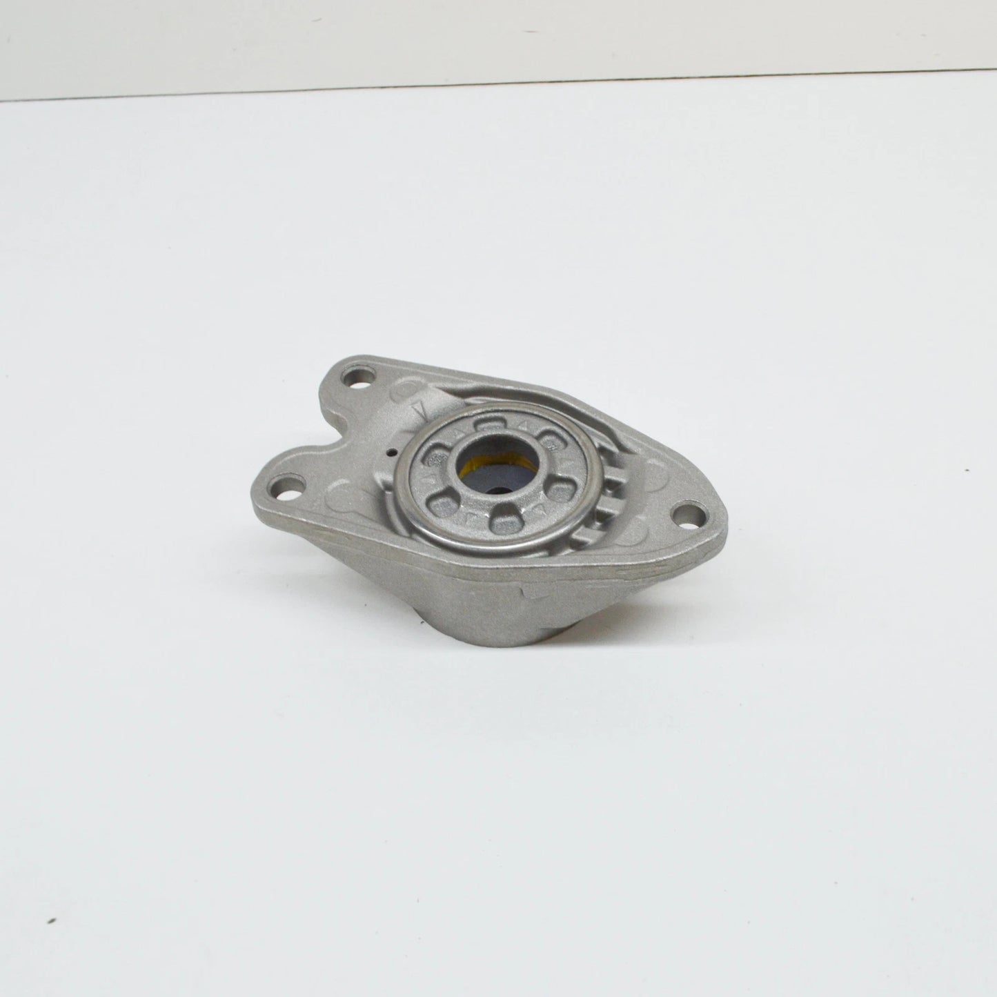 NEW BMW 4 CABRIO F33, F83 REAR SHOCK MOUNT 33506864452 6864452 ORIGINAL