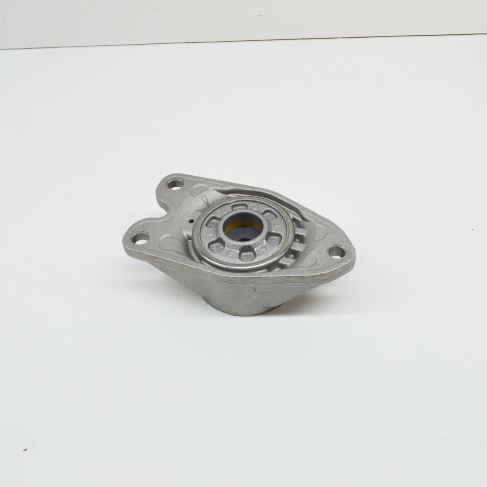 NEW BMW 4 CABRIO F33, F83 REAR SHOCK MOUNT 33506864452 6864452 ORIGINAL