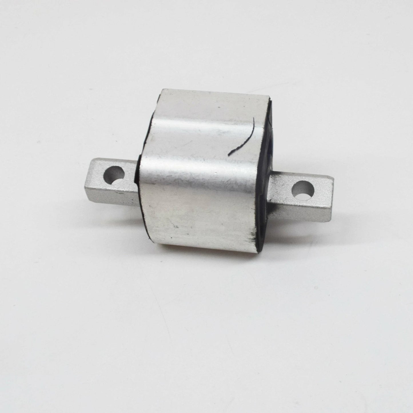 NEW MERCEDES-BENZ E W212 REAR ENGINE SUPPORT A2122401618