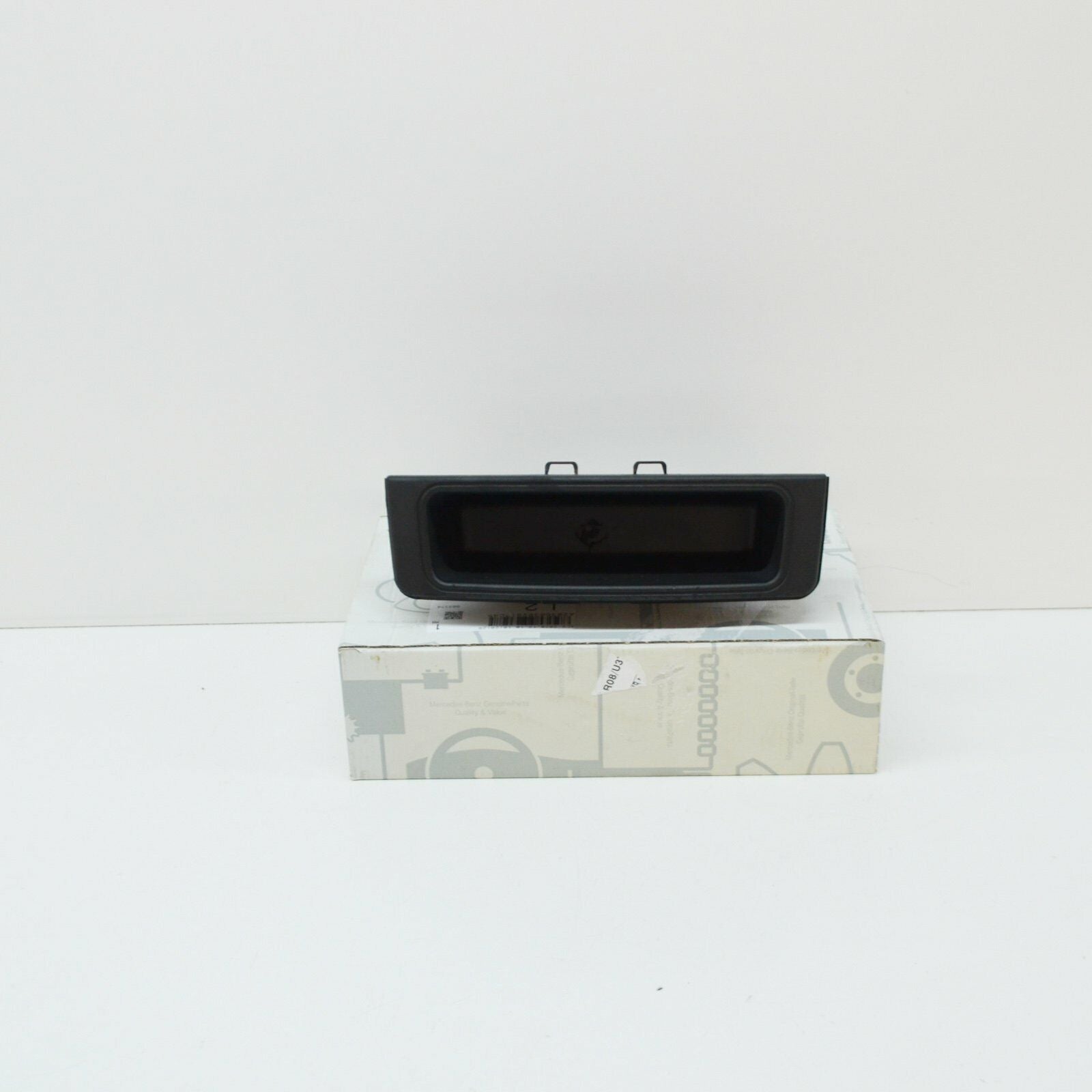 NEW MB C W203 CENTRE CONSOLE STOWAGE COMPARTMENT A20368302917C45 ORIGINAL