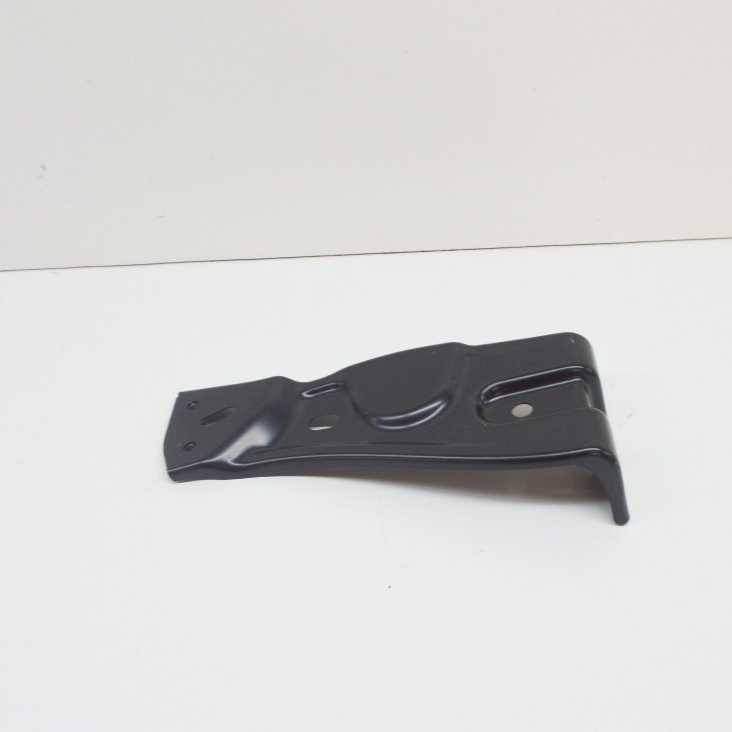 NEW VOLKSWAGEN PASSAT B6 FRONT LEFT WING FENDER BRACKET 3C0821141 ORIGINAL