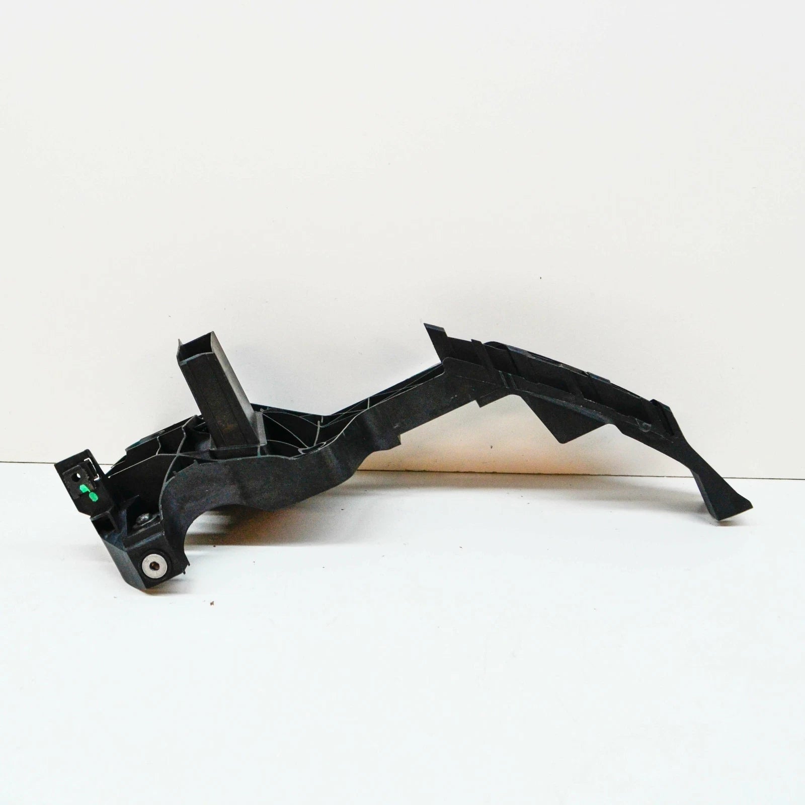 NEW AUDI Q8 FRONT RIGHT HEADLIGHT BRACKET MOUNT 4M8805608C ORIGINAL