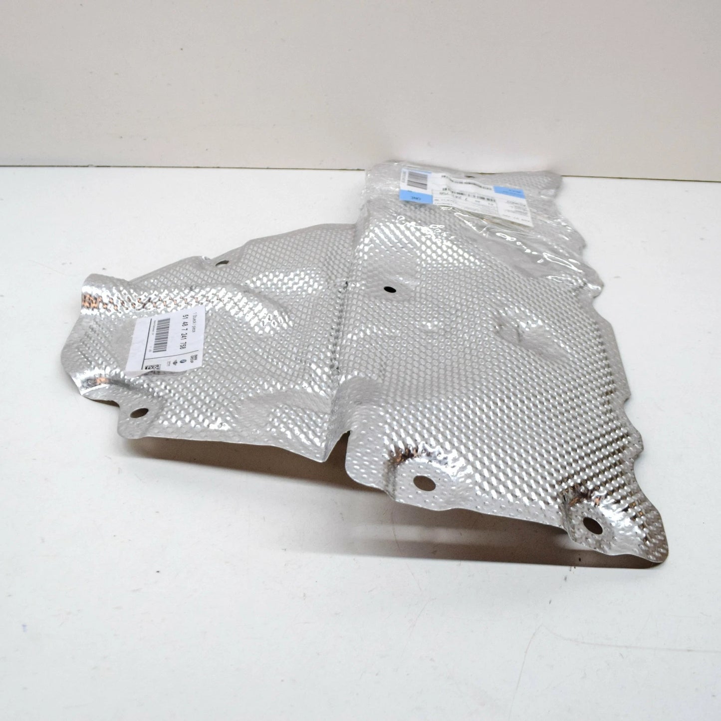 NEW BMW 1 F21 RIGHT ENGINE HEAT SHIELD PROTECTION 51487241758 ORIGINAL