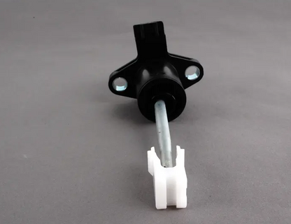 NEW VOLKSWAGEN BEETLE 1C CLUTCH MASTER CYLINDER LHD 1J1721388G ORIGINAL