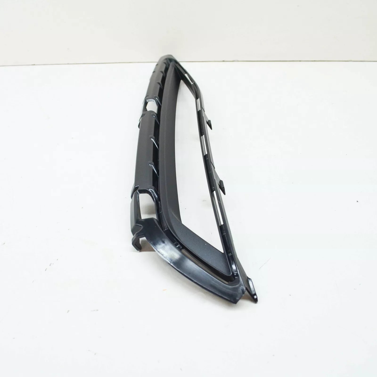 NEW AUDI Q7 4M FRONT RIGHT BUMPER AIR GUIDE TRIM 4M0807158A ORIGINAL