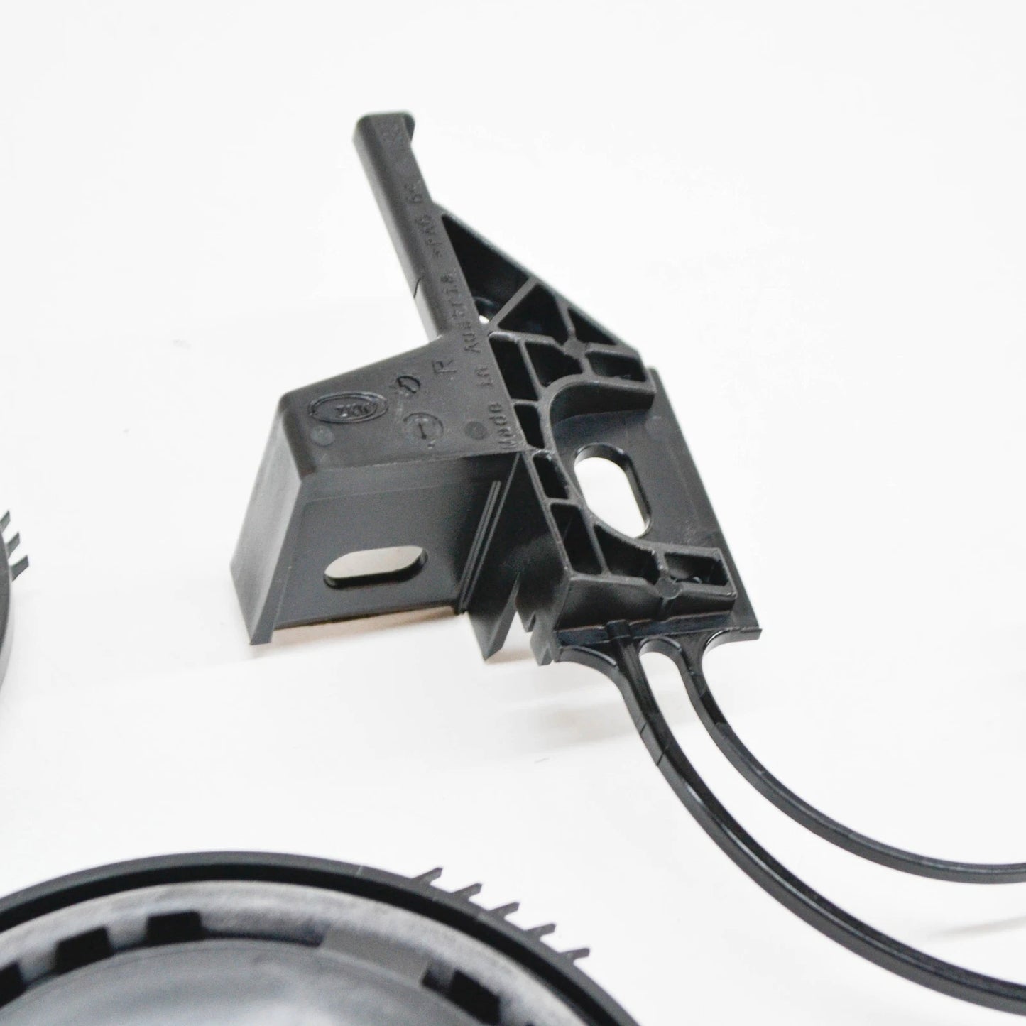 NEW BMW 7 F01 FRONT RIGHT HEADLIGHT COVER PLATE REPAIR KIT 63117225300 ORIGINAL