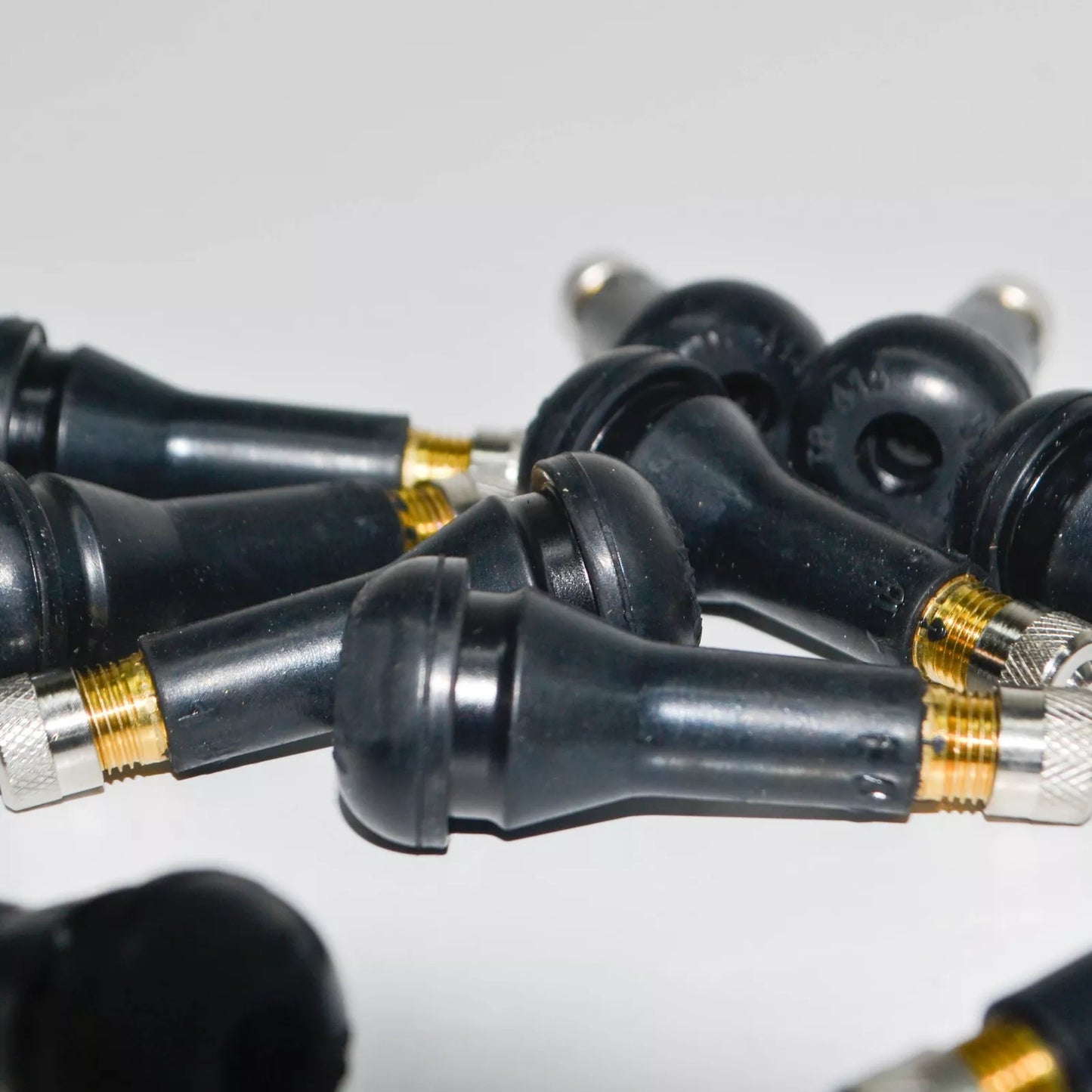 NEW BMW 5 TOURING G31 TYRE WHEEL RUBBER AIR VALVE 1178869 36121178869