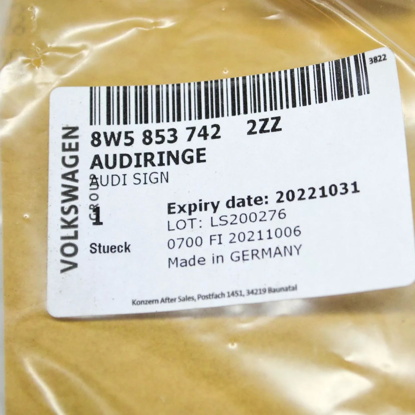 NEW AUDI A4 B9 REAR LID EMBLEM BADGE 8W58537422ZZ