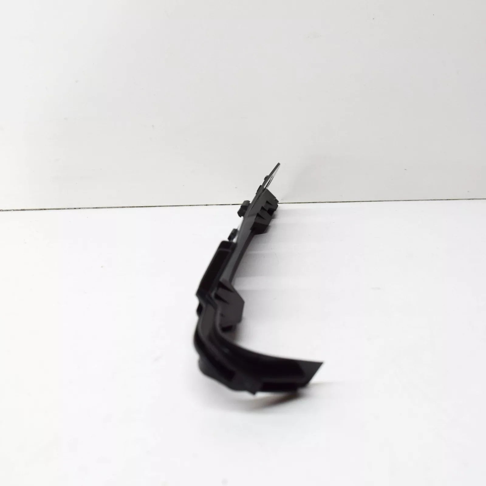 NEW VW TRANSPORTER T6 RIGHT HEADLIGHT GUIDE SECTION 7E0941232D ORIGINAL