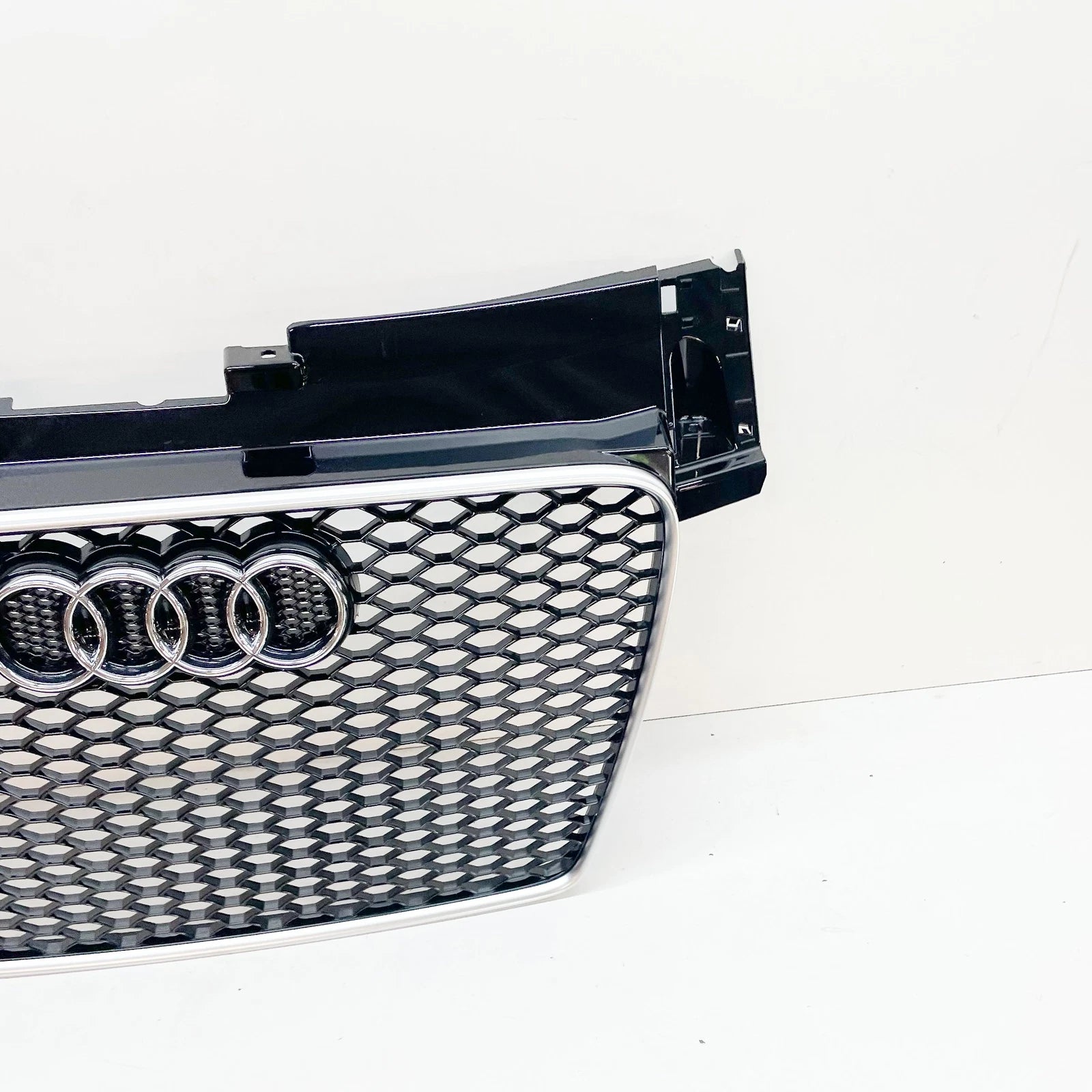 NEW AUDI TT RS 8J MK2 RADIATOR GRILLE 8J0853651GWJF ORIGINAL