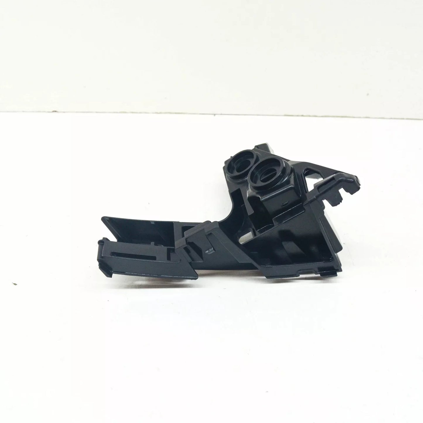 NEW VOLKSWAGEN GOLF MK7 REAR BUMPER LEFT BRACKET 5G6807393A ORIGINAL