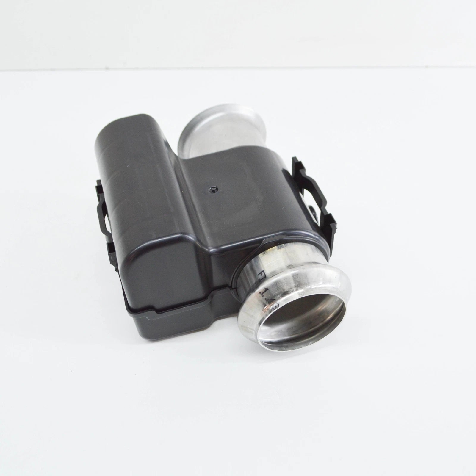 NEW MB CLA C117 REAR EXHAUST PIPE THROTTLE VALVE A2464920024