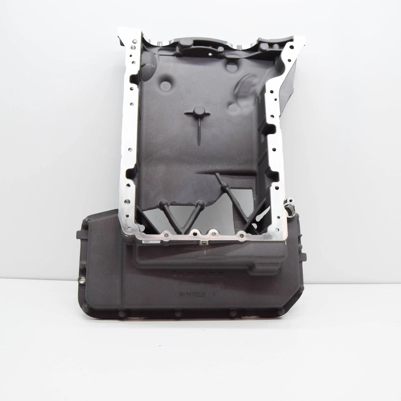 NEW MERCEDES-BENZ VITO W447 OIL PAN UPPER PART A6510143300 ORIGINAL