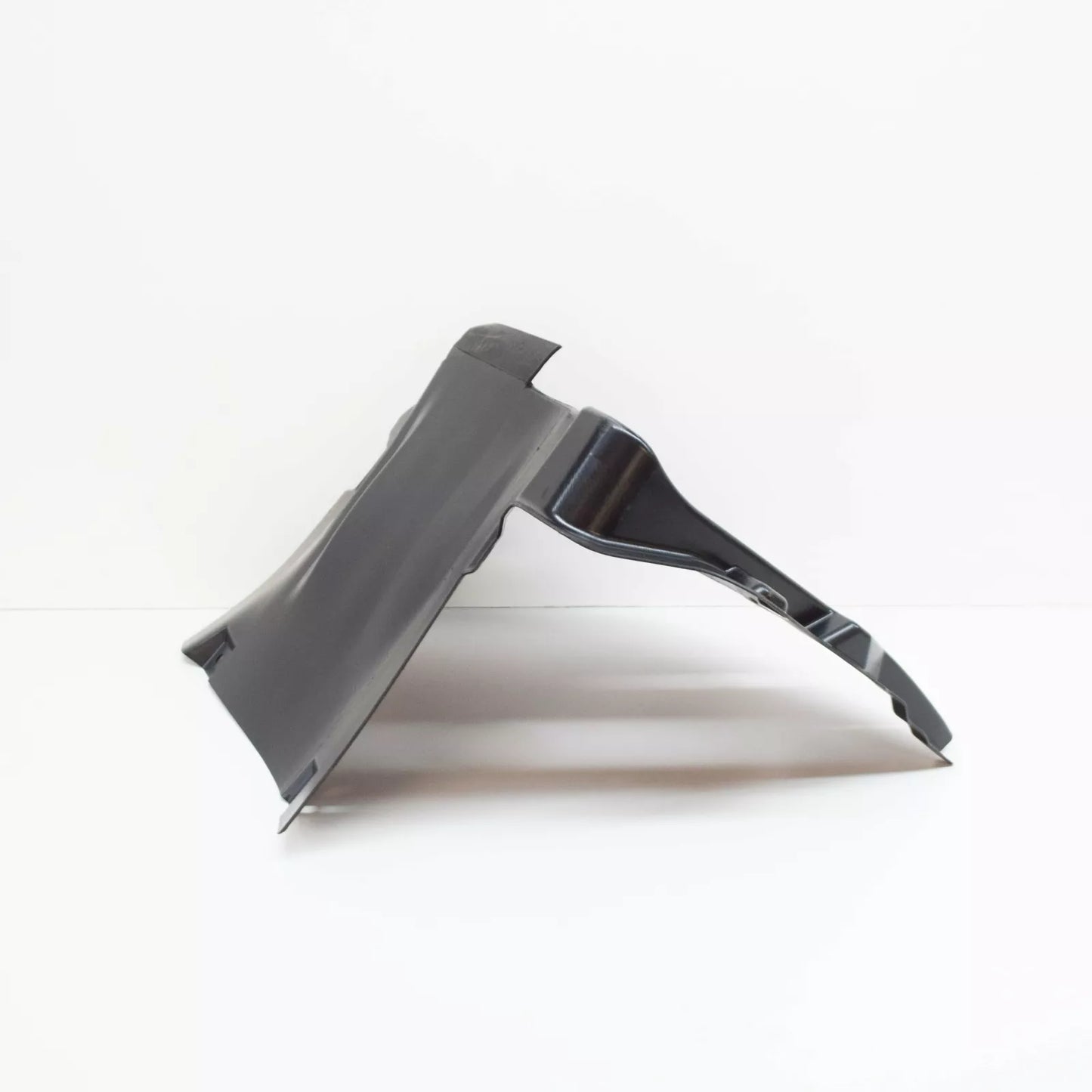 NEW MERCEDES-BENZ CLK C209 FRONT RIGHT FENDER BOTTOM COVER A2098841422