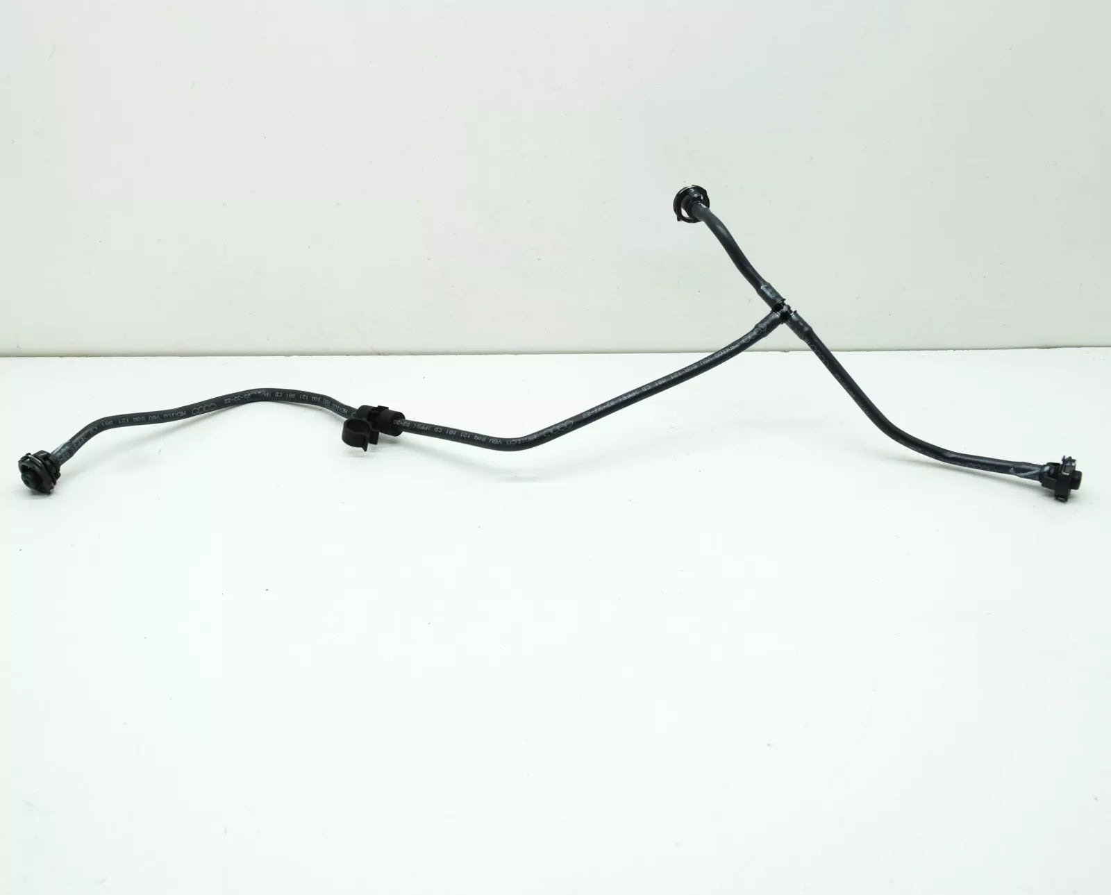 NEW AUDI Q5 FY ENGINE BREATHER LINE 80A121081CD ORIGINAL