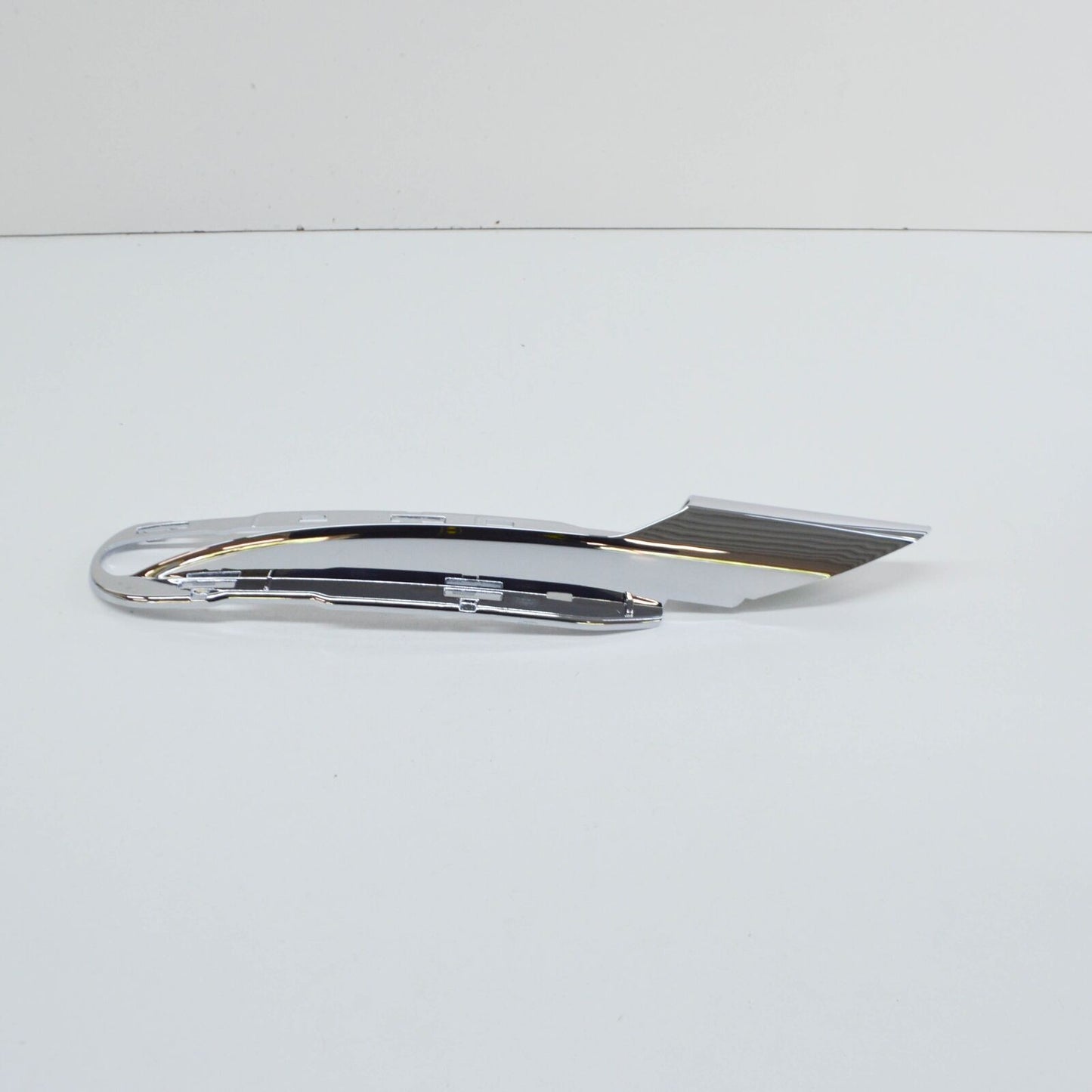 NEW MB R W251 FRONT LEFT DAYTIME RUNNING LIGHT CHROME COVER A2518853023 ORIGINAL