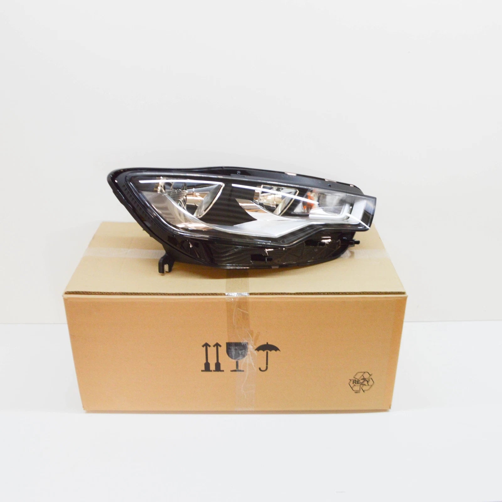 NEW AUDI A6 AVANT C7 FRONT RIGHT HEADLIGHT LHD 4G0941004N ORIGINAL