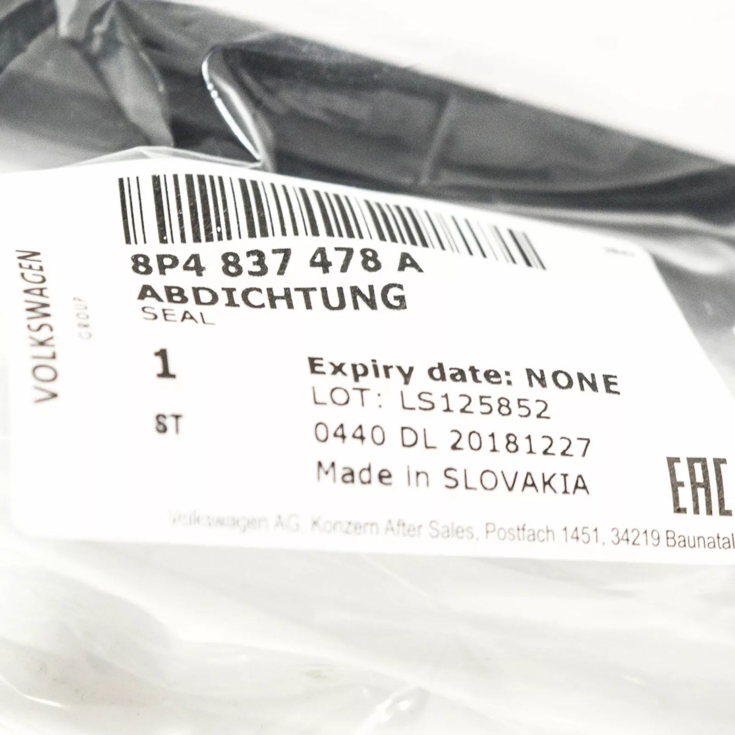 NEW AUDI A3 8P FRONT RIGHT OUTER WINDOW APERTURE SEAL 8P4837478A