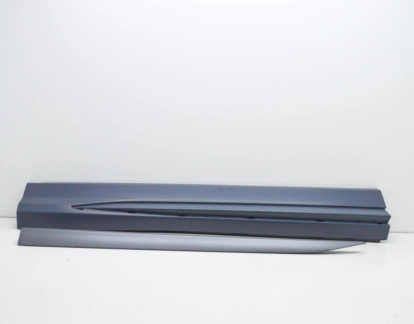 NEW AUDI Q3 8U FRONT LEFT DOOR LOWER MOLDING 83A853959BGRU