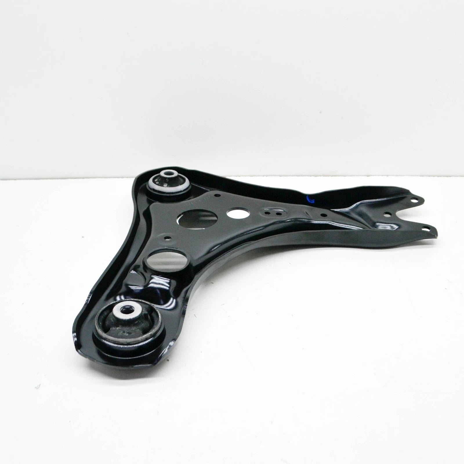 NEW VOLKSWAGEN ID.4 FRONT RIGHT TRACK CONTROL ARM 1EA407152A ORIGINAL