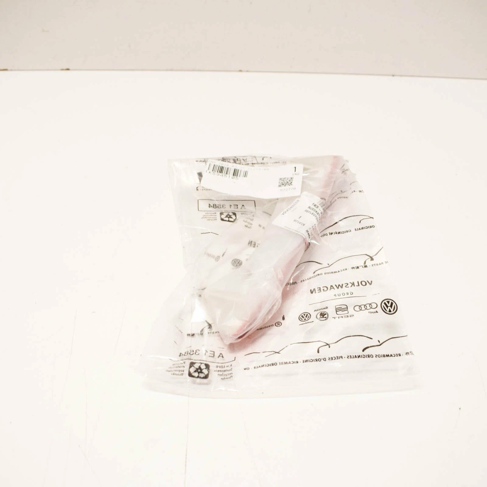 NEW VOLKSWAGEN JETTA MK5 REAR BUMPER LEFT REFLECTOR 1K5945105 0