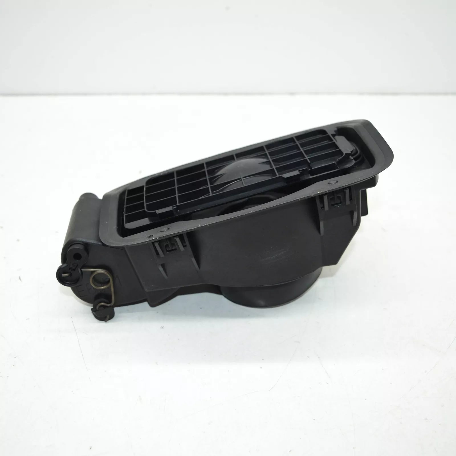 NEW BMW 5 E60 FUEL TANK COVER POT 7183712 51177183712 ORIGINAL