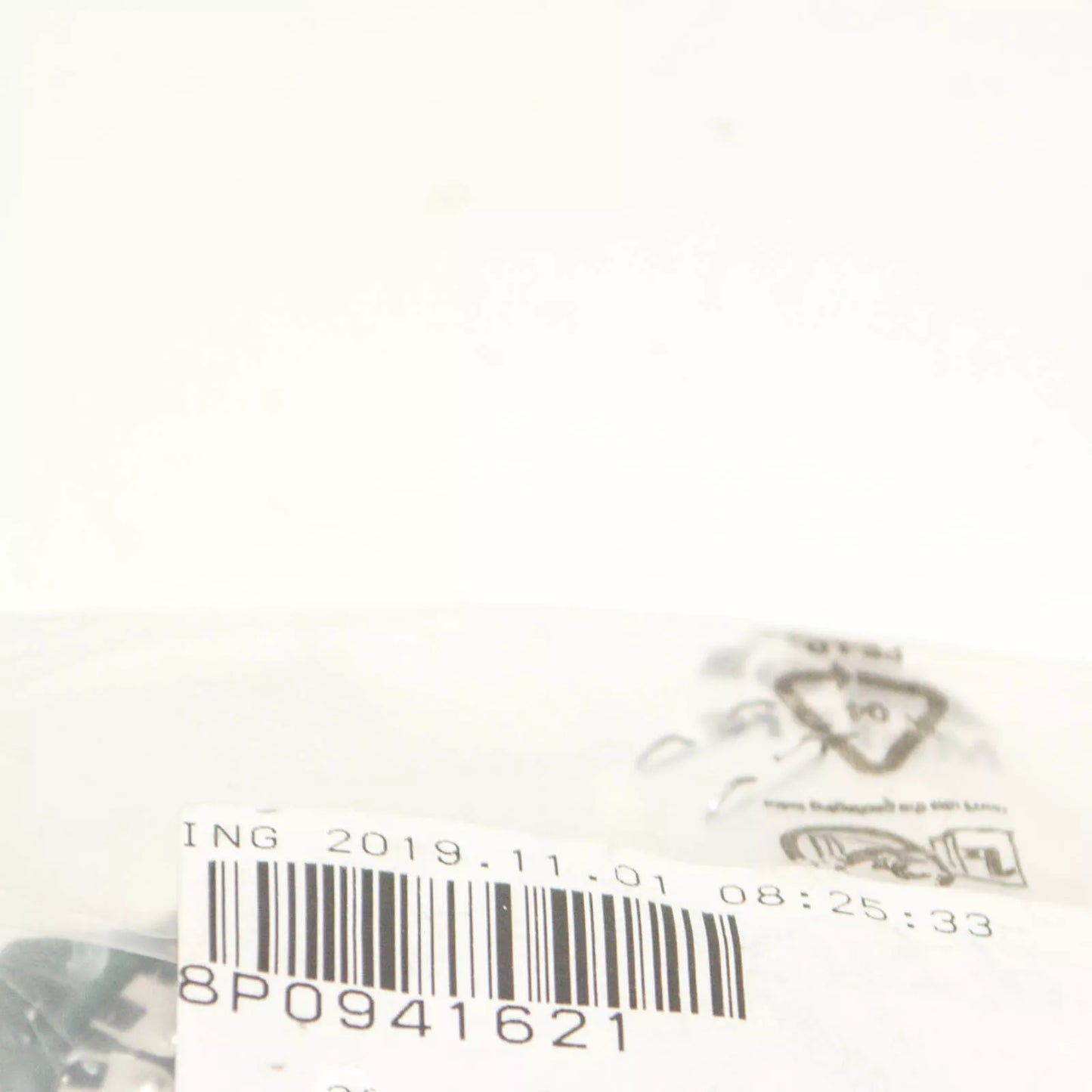 NEW AUDI A3 8V HEADLIGHT RETAINING RING 8P0941621