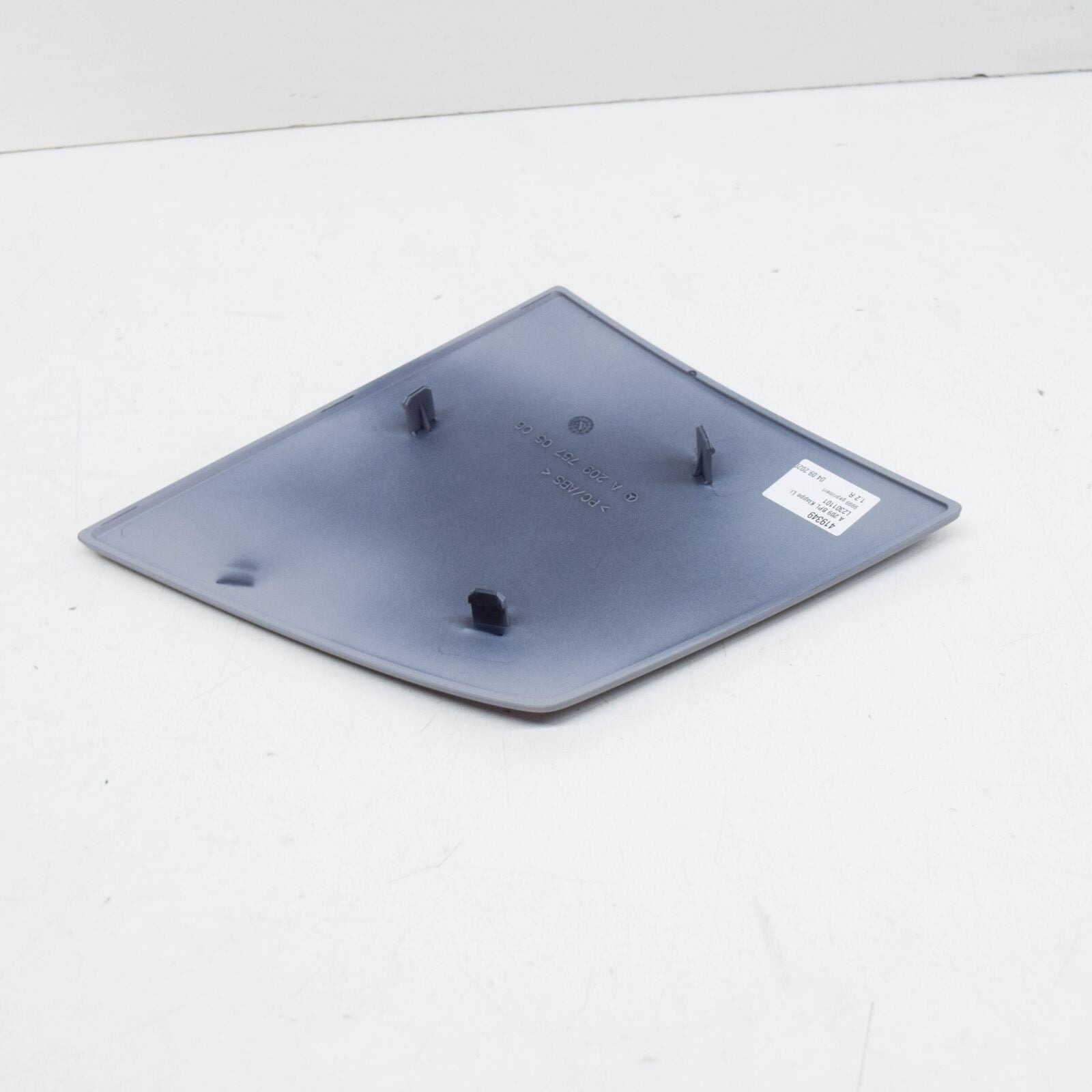 NEW MERCEDES BENZ CLK A209 FRONT LEFT HINGE COVER CAP A20975705069999 ORIGINAL